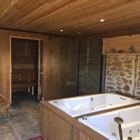 4 Etoiles - Piscine - Eeciaf